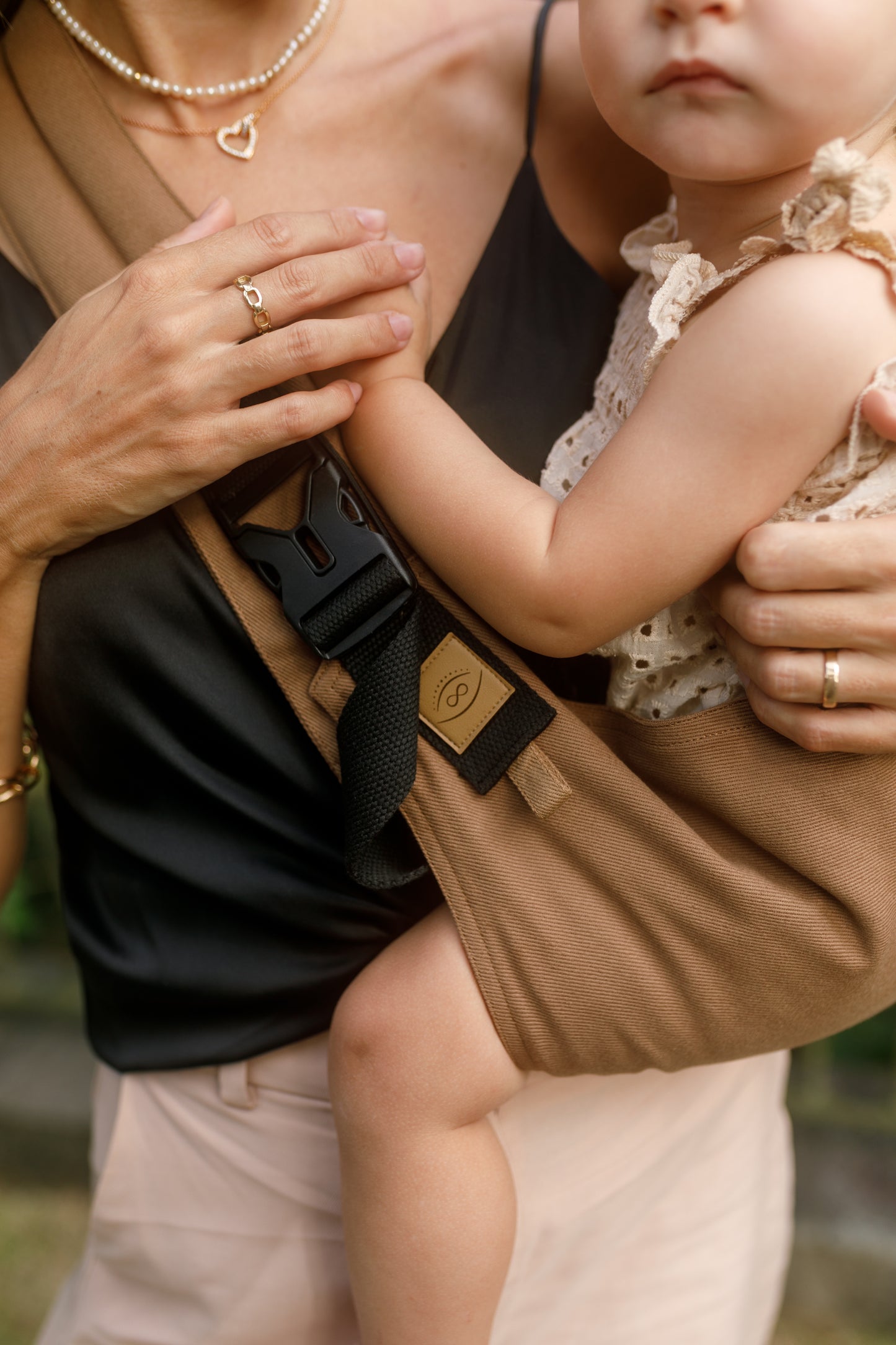 Caramel - Toddler Hip Carrier