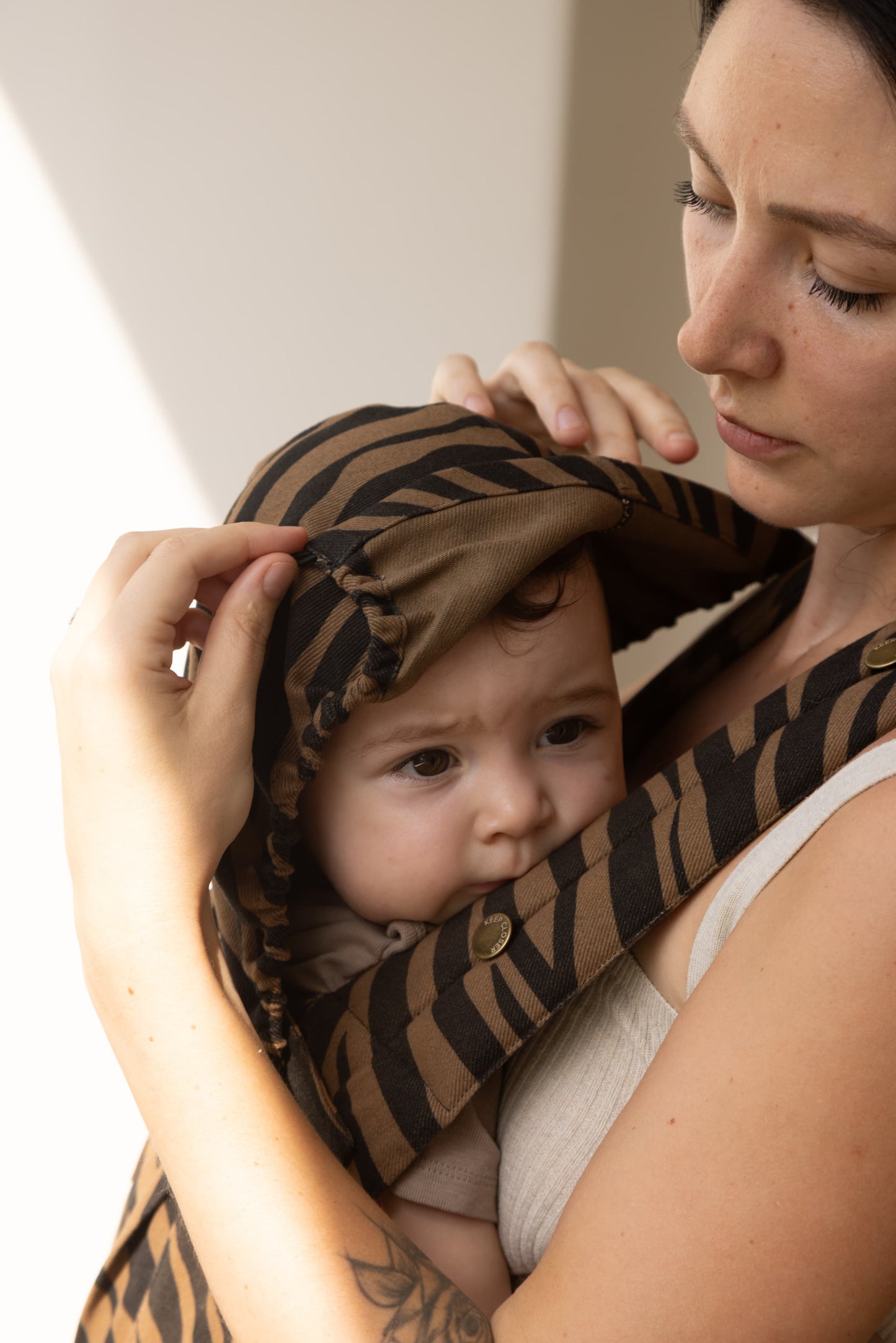 Caramel Zebra - Lite Baby Carrier Ergonomic (3m+)