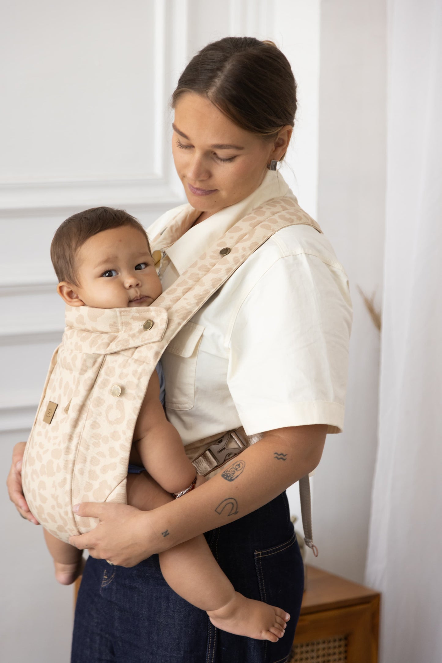 Sand Leopard - Lite Baby Carrier Ergonomic (3m+)